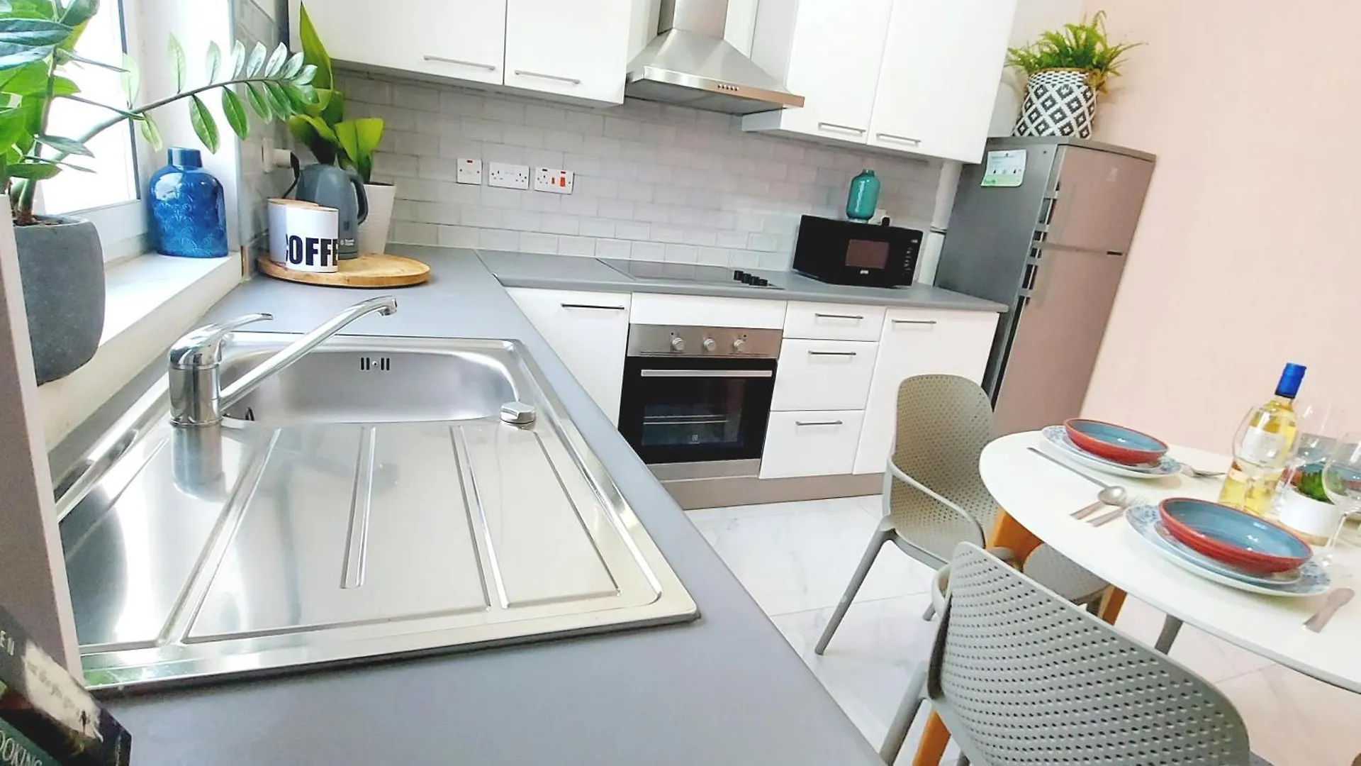 Bright Spacious Getaway Close To The Sea Gzira