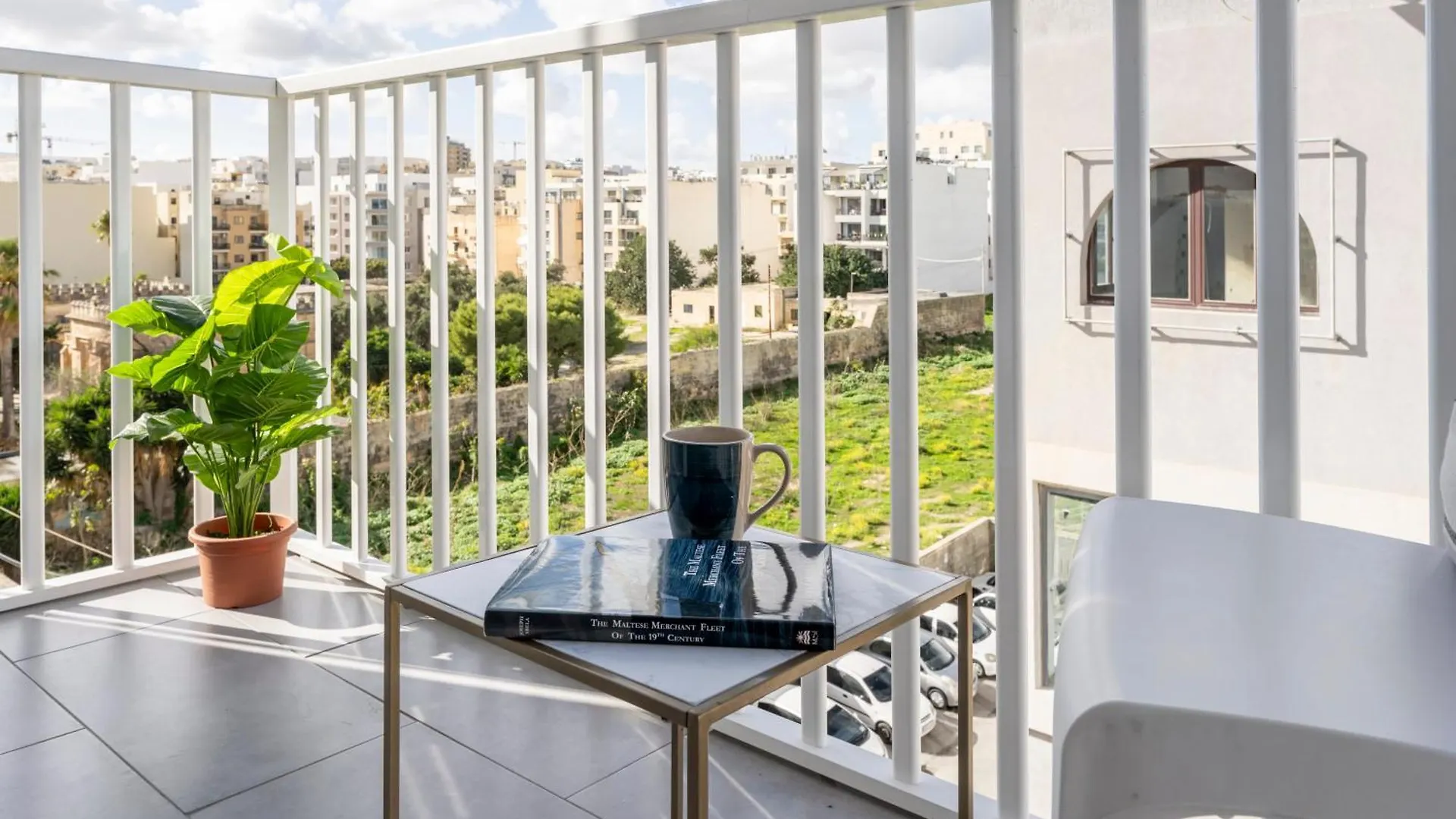 Apartment Bright Spacious Getaway Close To The Sea Gzira