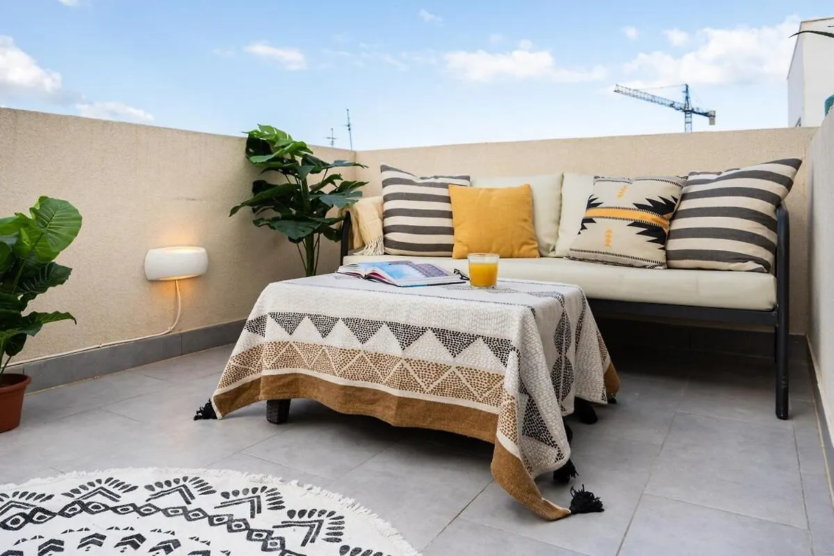 Bright Spacious Getaway Close To The Sea Gzira