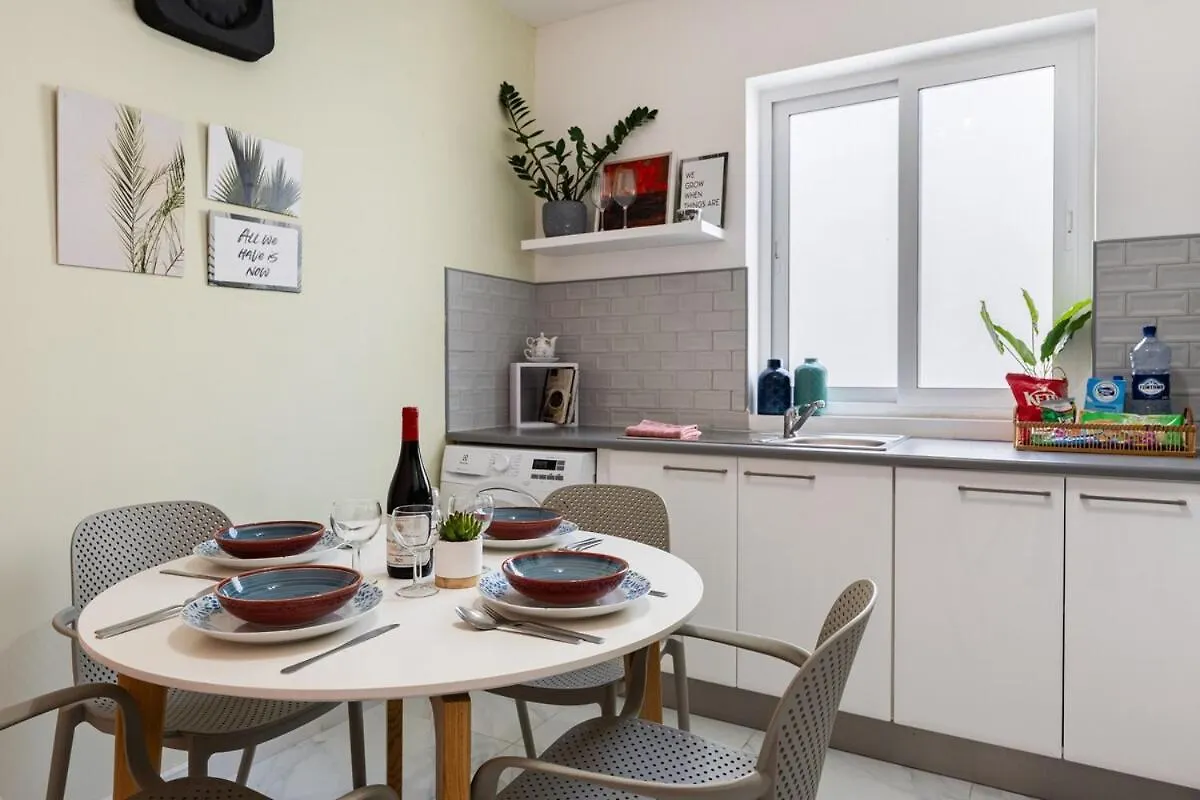 Bright Spacious Getaway Close To The Sea Gzira