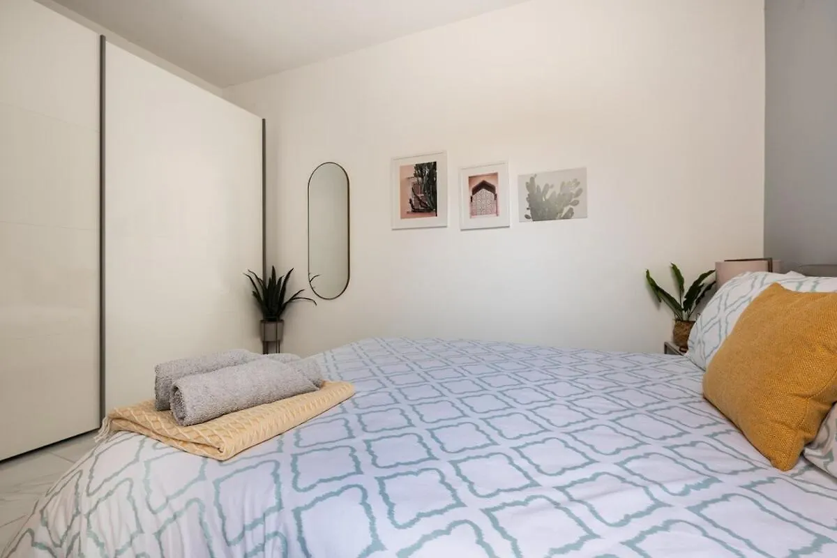 Bright Spacious Getaway Close To The Sea Gzira Apartment
