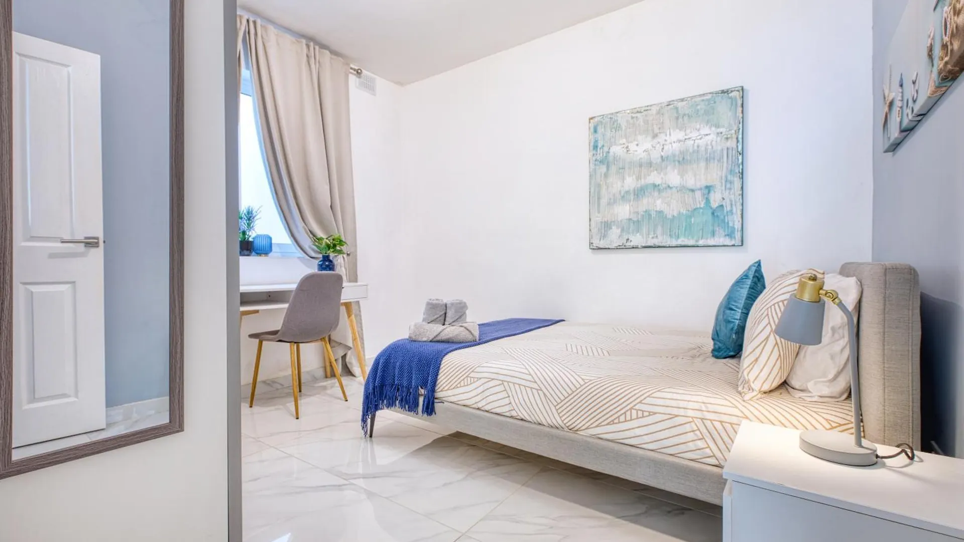 Apartment Bright Spacious Getaway Close To The Sea Gzira