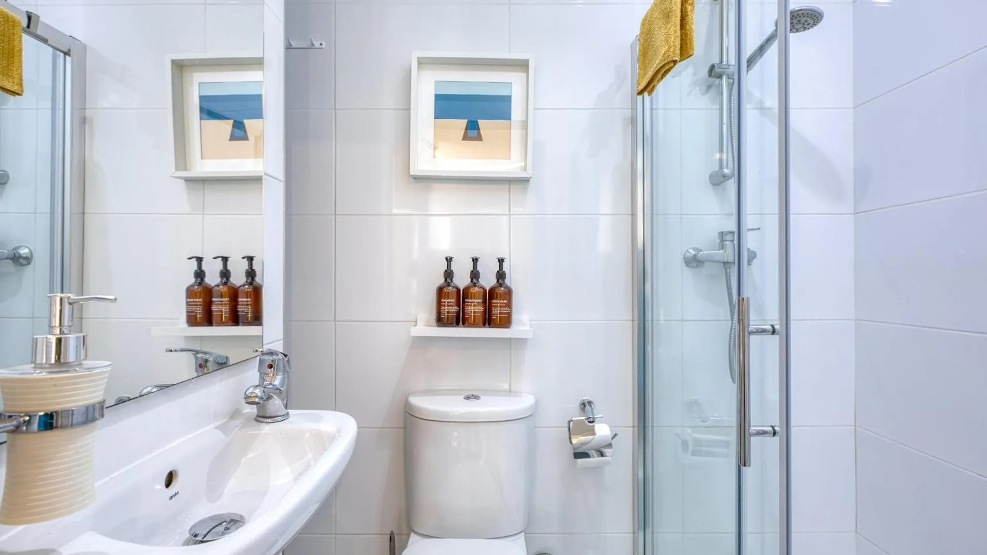 Bright Spacious Getaway Close To The Sea Gzira Apartment