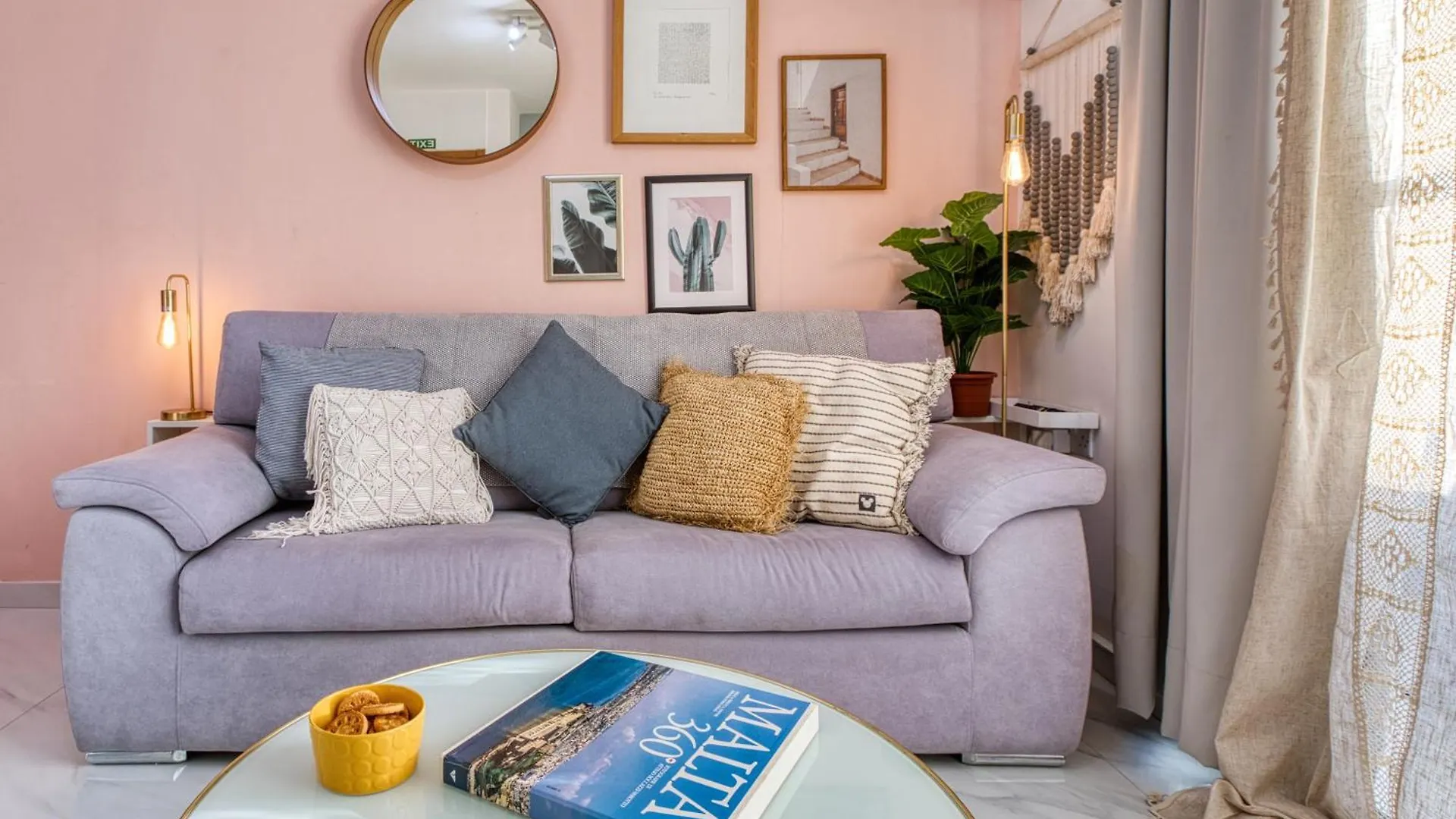 Bright Spacious Getaway Close To The Sea Gzira Apartment