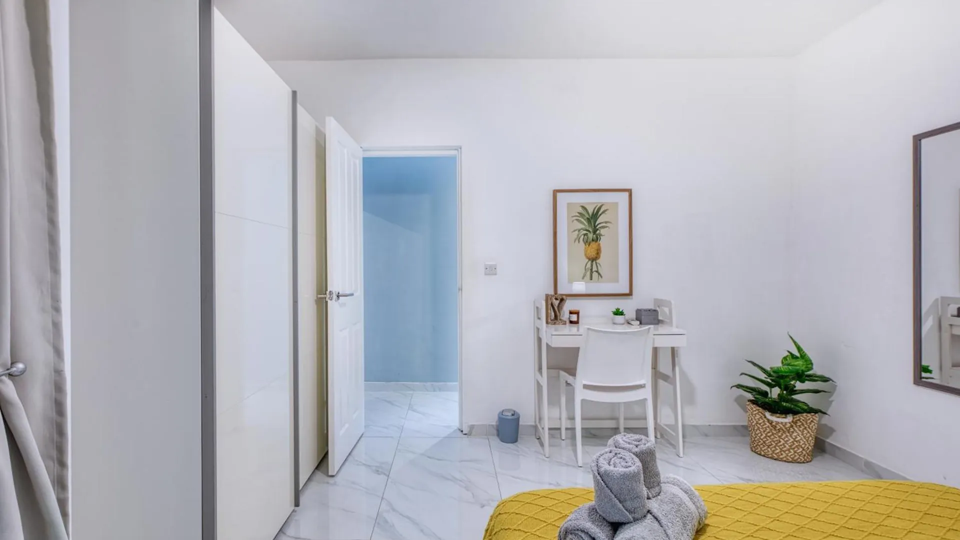 Bright Spacious Getaway Close To The Sea Gzira Apartment