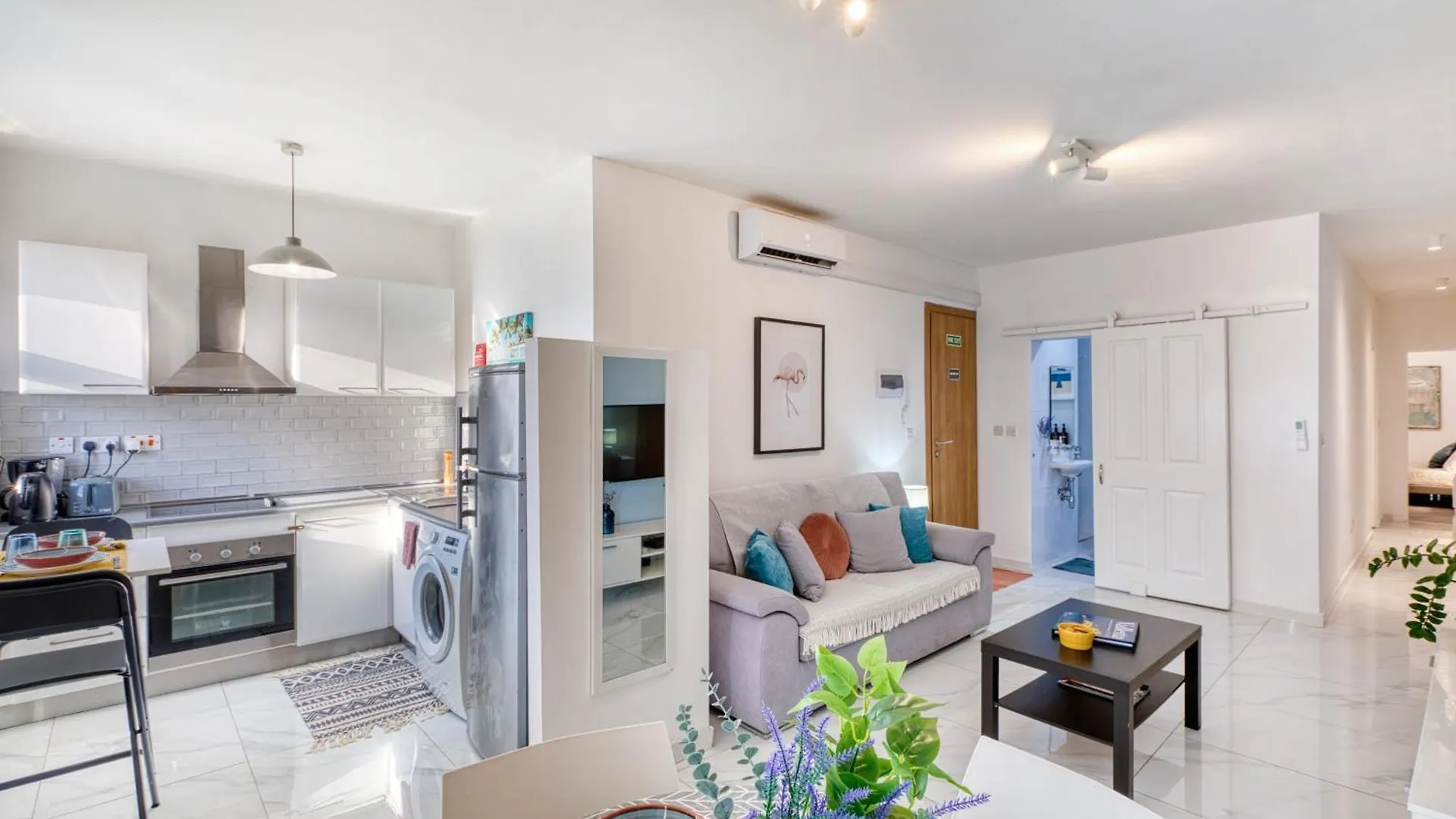 Apartment Bright Spacious Getaway Close To The Sea Gzira Malta